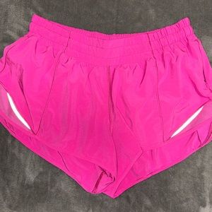 Lululemon hotty hot 2.5 sonic pink